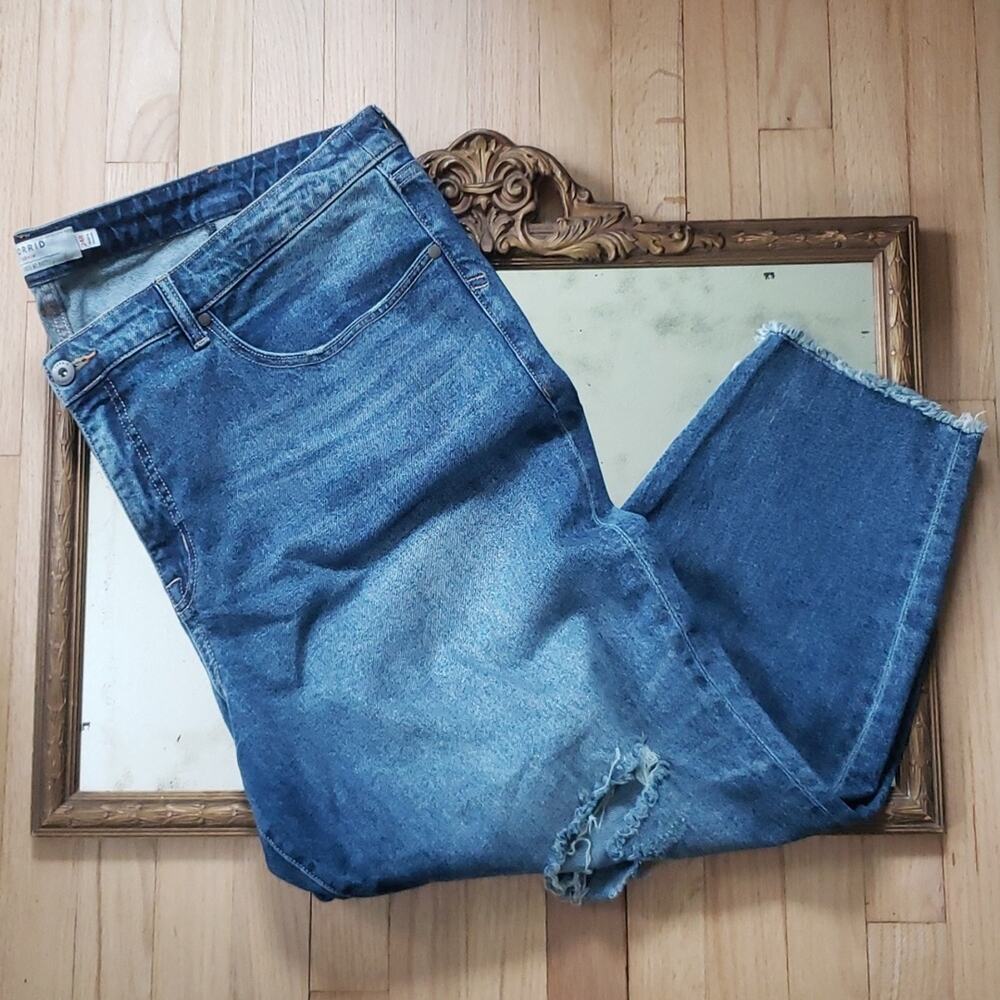 Torrid Women's High Rise Straight Jeans Size 24 Raw Hem Distressed Casual